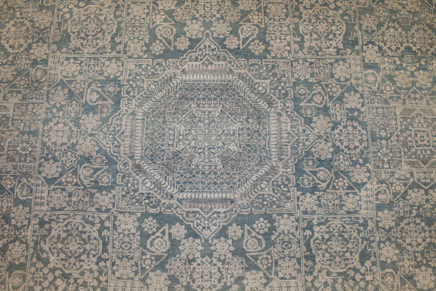 9x12  Hand Knotted Wool Area Rug - MR024257