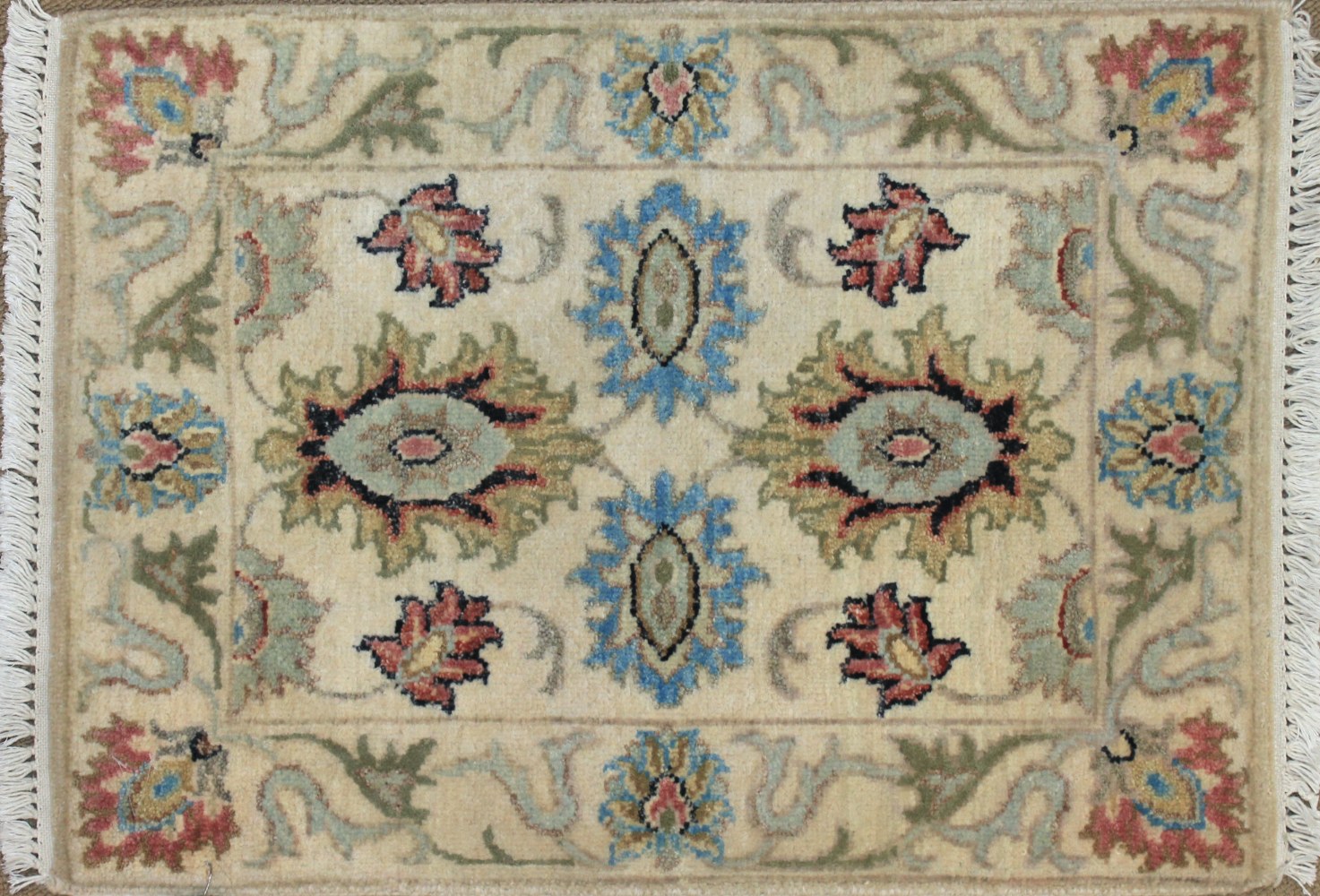 1.6X2 & Smaller Oriental Hand Knotted Wool Area Rug - MR025505