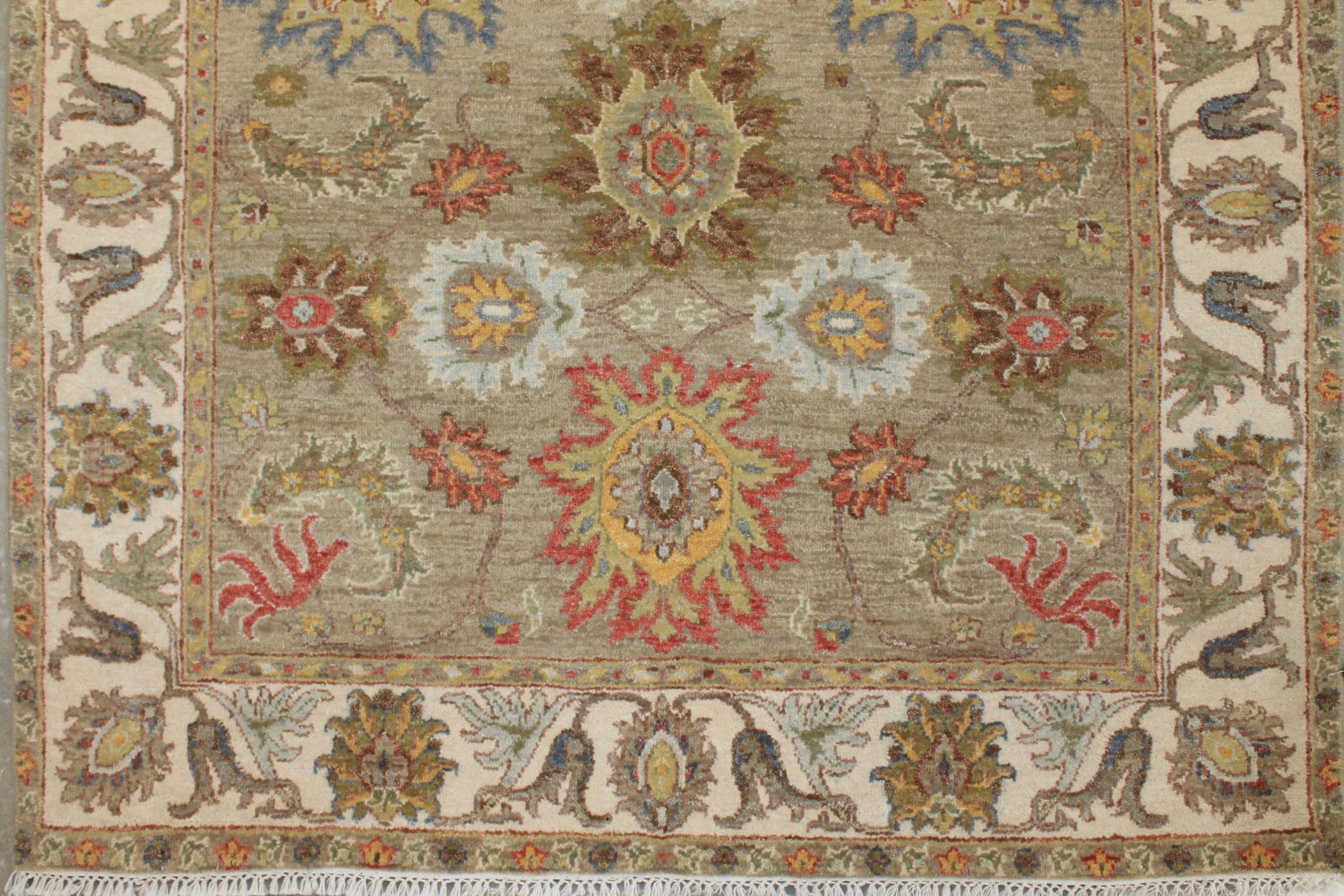 4x6 Traditional Hand Knotted Wool Area Rug - MR028209