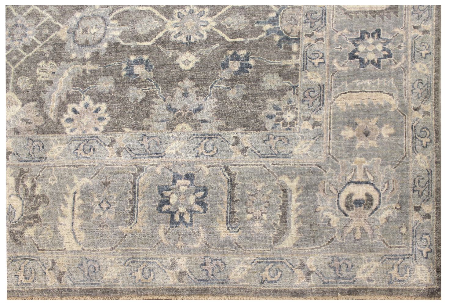 8x10  Hand Knotted Wool Area Rug - MR028500