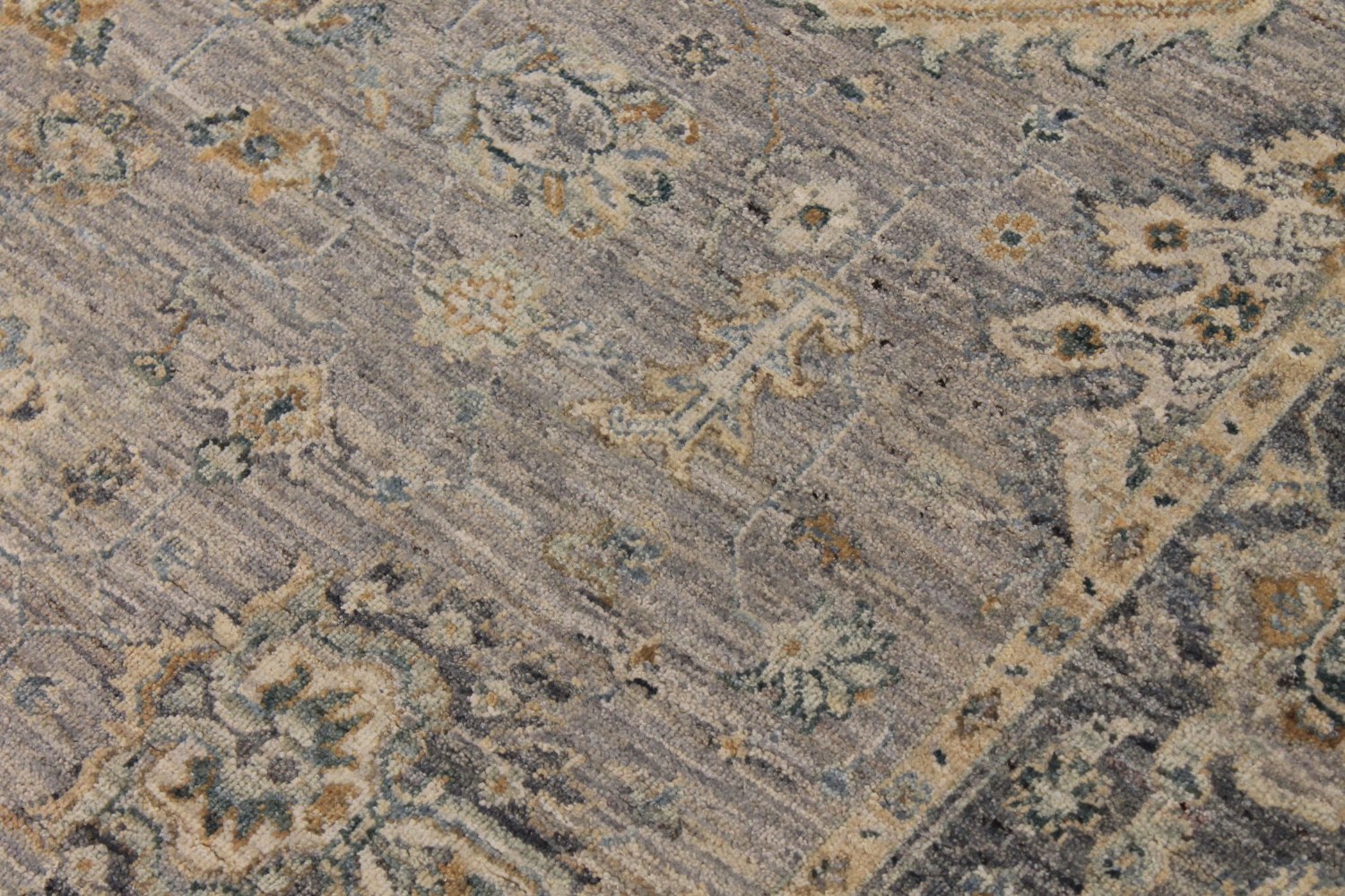 6x9 Traditional Hand Knotted Wool Area Rug - MR028606