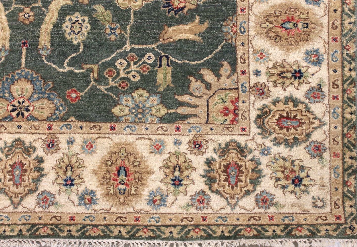 5x7/8 Traditional Hand Knotted Wool Area Rug - MR030261