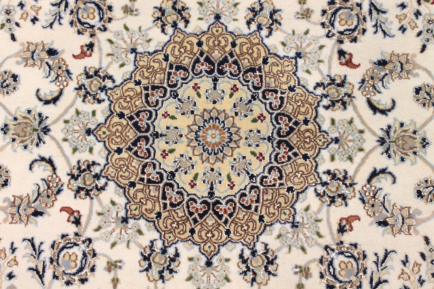 5x7/8 Traditional Hand Knotted Wool Area Rug - MR30417