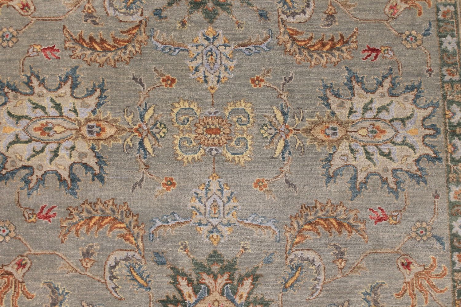 5x7/8 Traditional Hand Knotted Wool Area Rug - MR030581
