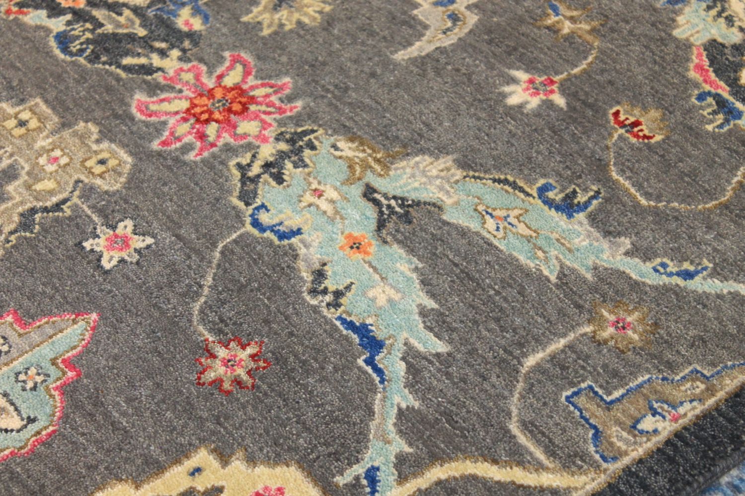 6x9 Traditional Hand Knotted Wool Area Rug - MR030584