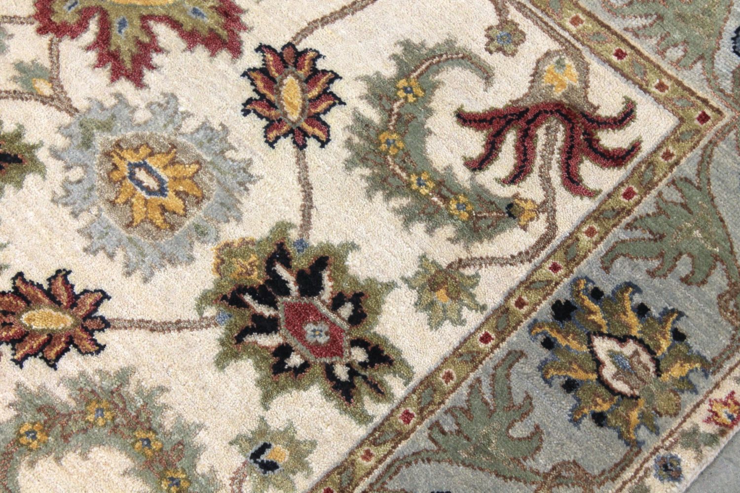 4x6 Traditional Hand Knotted Wool Area Rug - MR030590