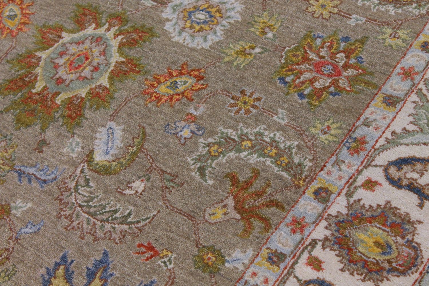 5x7/8 Traditional Hand Knotted Wool Area Rug - MR030679