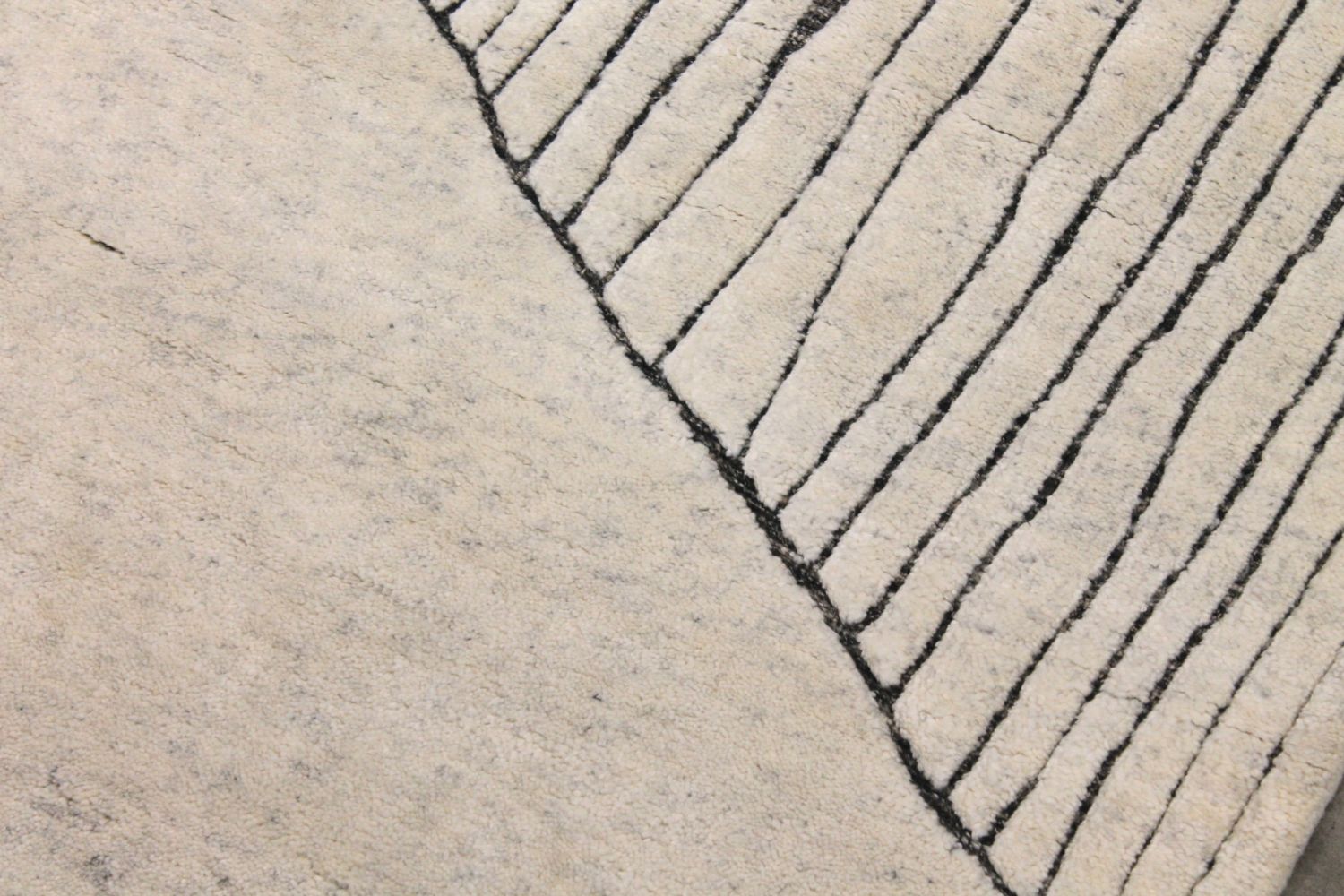 6x9 Casual Hand Knotted Wool Area Rug - MR030696