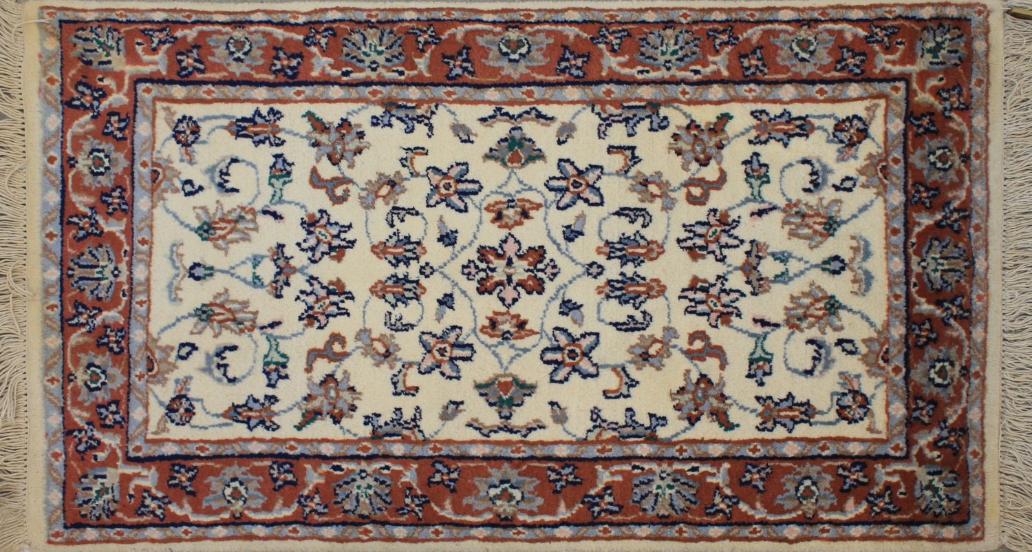 2X3 Traditional Hand Knotted Wool Area Rug - MR0587